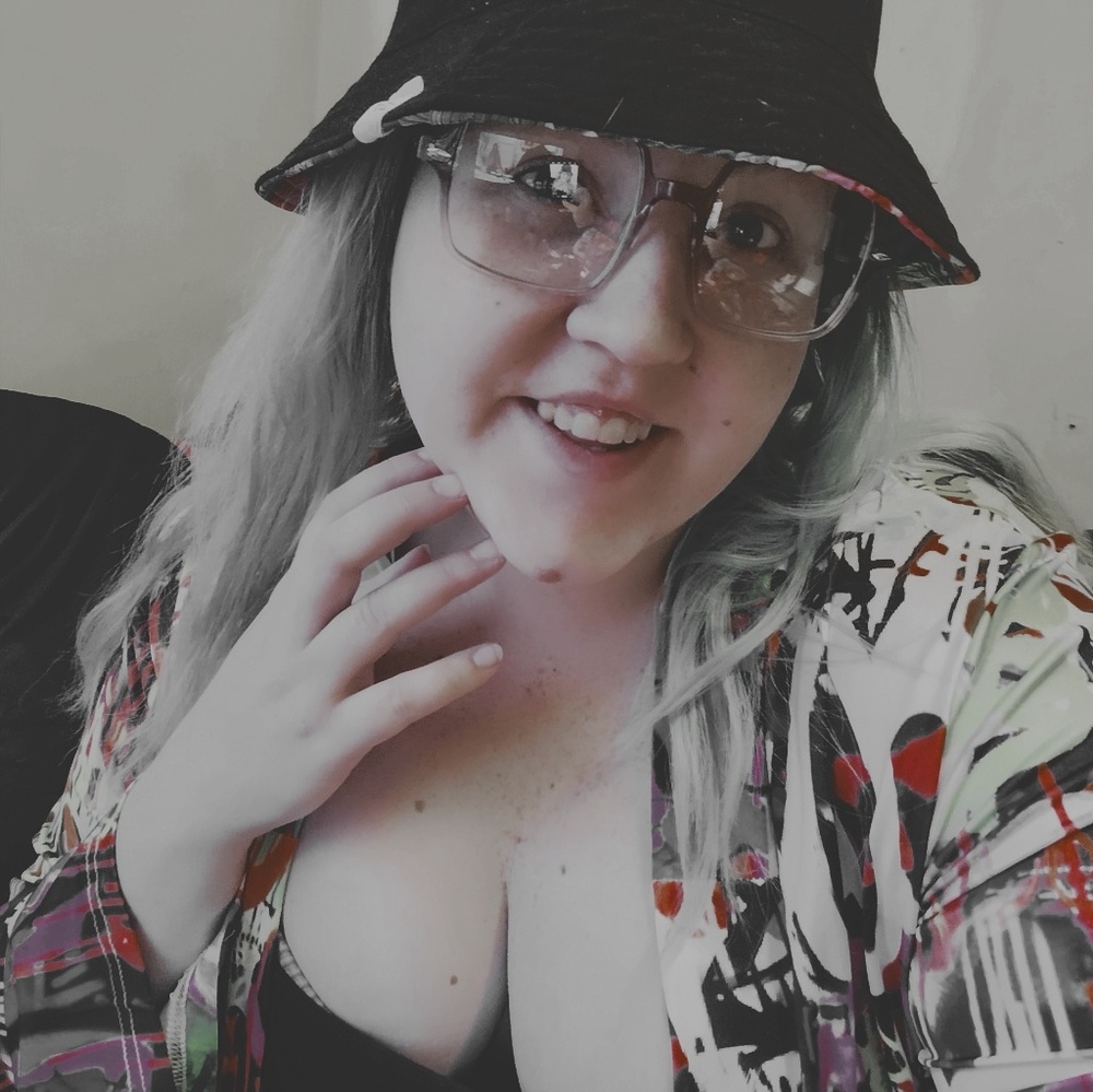 Meet your Posher, Haleyjo